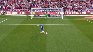 Cách đá penalty tâm lý vững như các ngôi sao